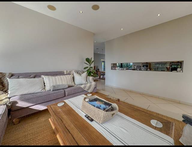 4 BEDROOM HOUSE FOR SALE IN MIDSTREAM ESTATE